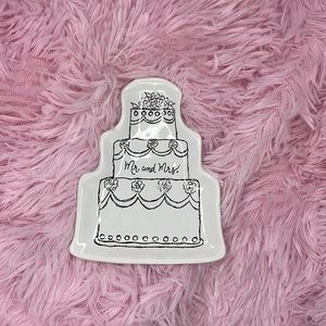 T. Norton ceramic wedding cake ring dish